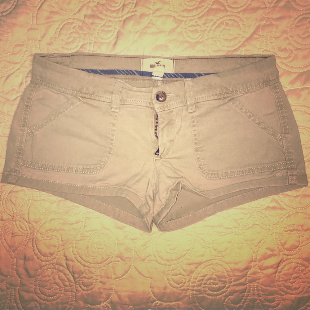 🌴LAST CHANCE🌴 Khaki Short Shorts